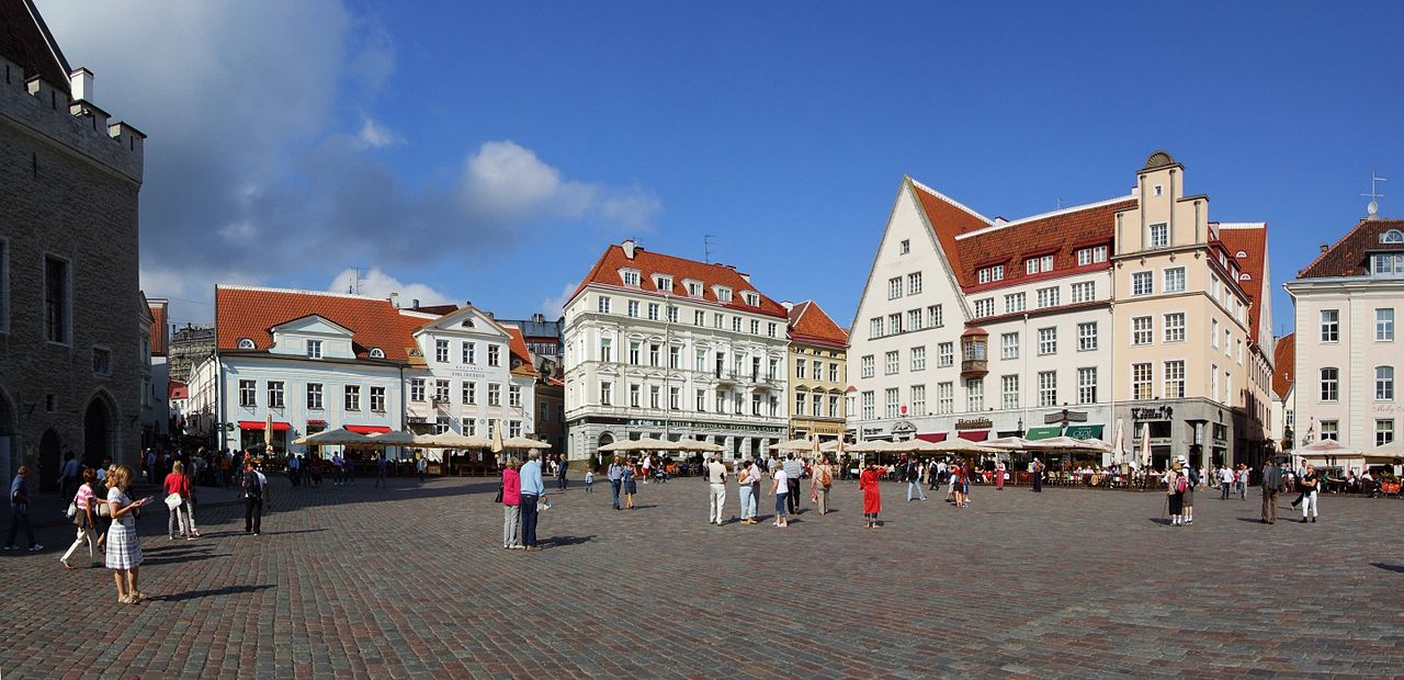 Raekoja Plats, Tallin's central square